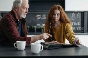 Cómo evaluar la calidad de un hogar de ancianos antes de tomar una decisión